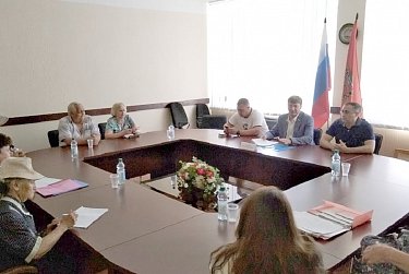 Депутаты встретились с пайщиками ПК «Семейная копилка»